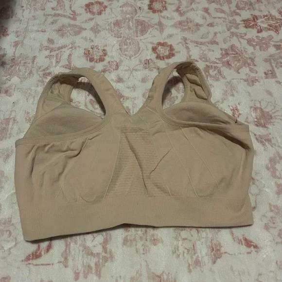 2 zip up bras medium, good condition - Picture 5 of 5